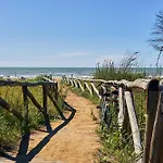 Beachfront Flat With View Appartement