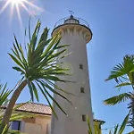 Appartement Beachfront Flat With View