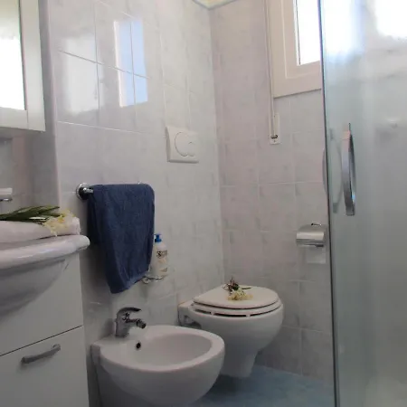 Luminous Flat With Frontal Sea View - Beahost *