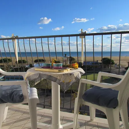Beachfront Flat With View Apartamento *